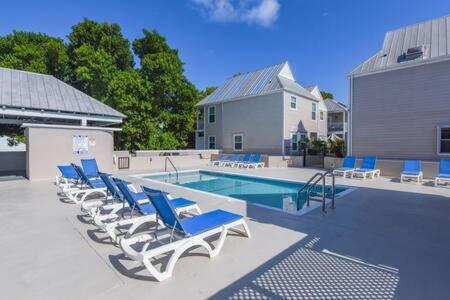 New Casa Caribe By Brightwild- Two-Story Condo Rooftop Pool Key West Exterior foto